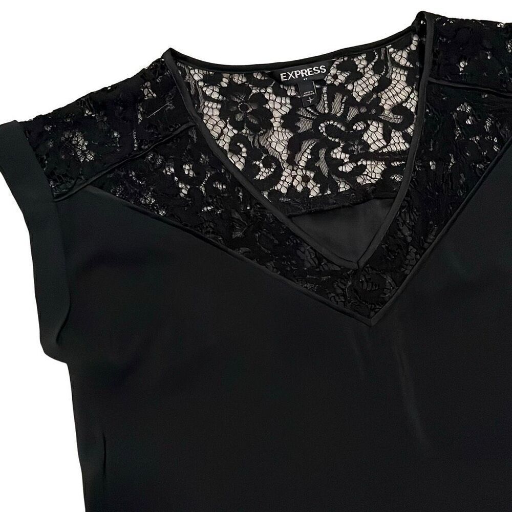 Express Lace Tee - Picture 2 of 8
